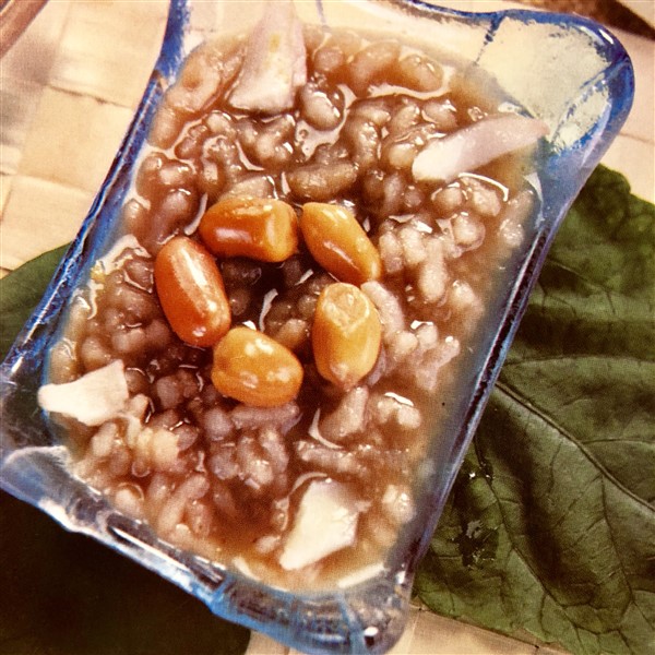 Sweet Chinese Lily Congee With Peanuts 