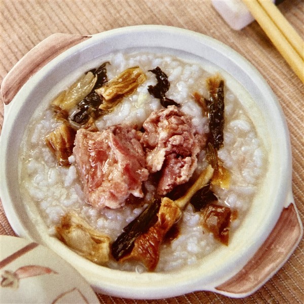 Delicious Chinese Pork Bone And Dried Cabbage Congee 