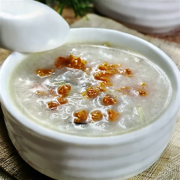 Delicious Chinese Crab Roe Congee