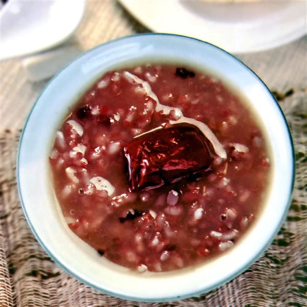 Sweet Chinese Black Sticky Rice Congee With Dates