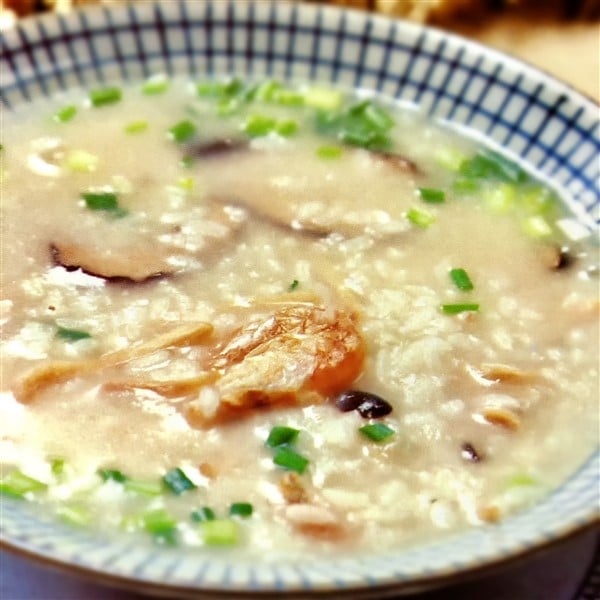 Delightful Chinese Dried Shrimp, Squid And Mushroom Congee
