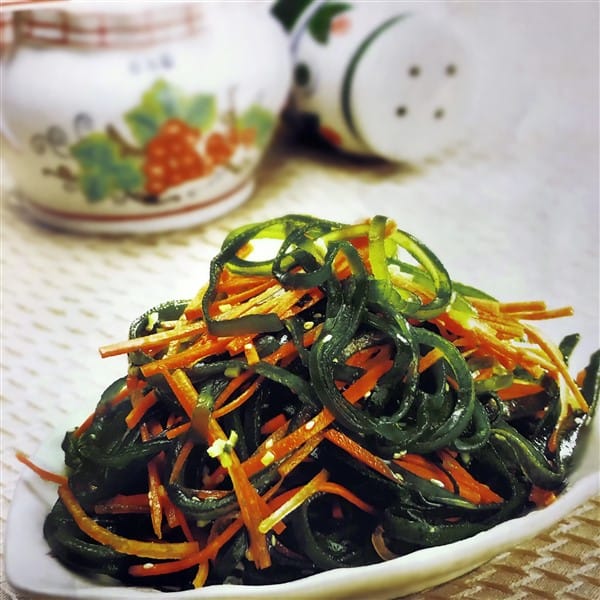 Wonderful Chinese Sesame Seaweed Salad as a Congee Side Dish