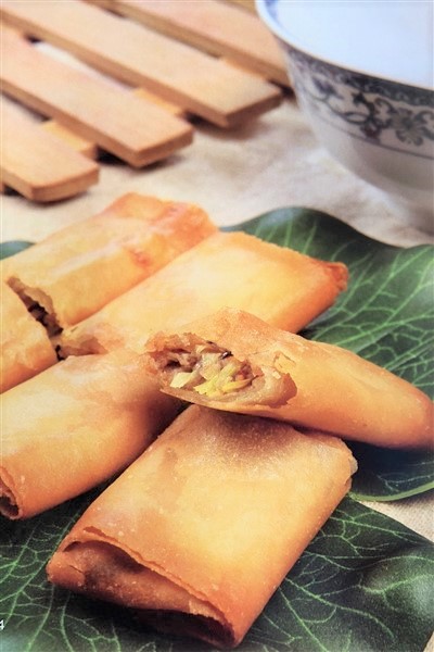 Cantonese Spring Rolls Served In A Traditional Chinese Restaurant Style