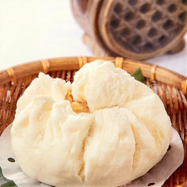 Chinese Dim Sum Giant Chicken Buns