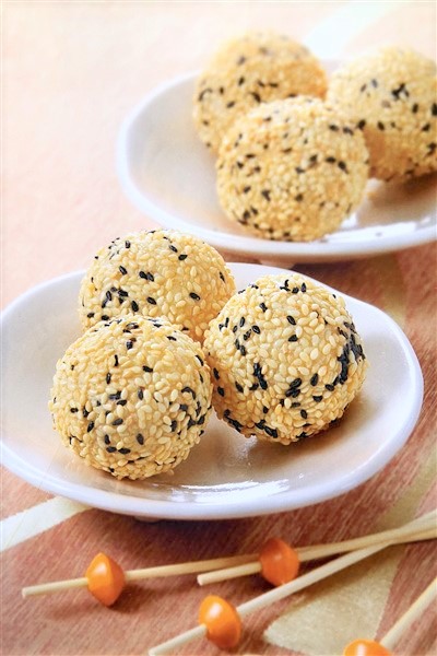 Delicious Chinese Sesame Balls (Jian Dui) With Almond Filling At Dim Sum